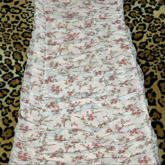 Forever 21 Mesh Ruched Floral Dress - Picture 3 of 4